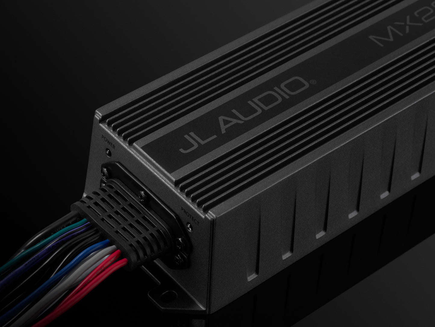Amplificadores náuticos y para deportes de motor JL Audio® MX